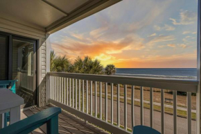 Stunning Oceanfront Condo - The Crows Nest